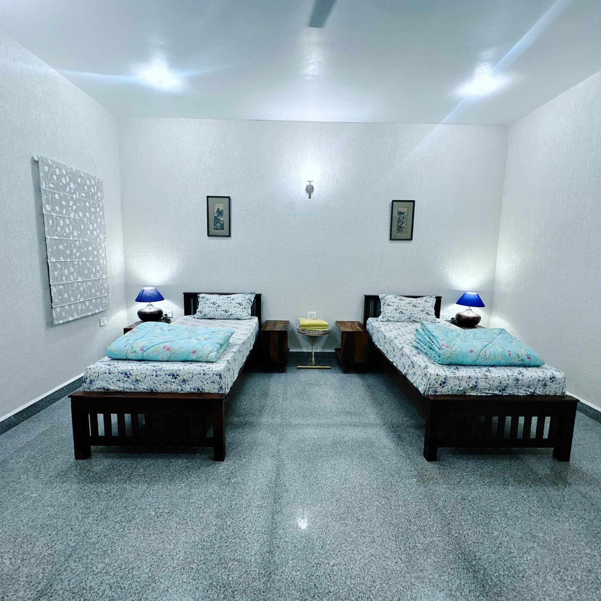 Vraj Vilas Vrindavan Ngoại thất bức ảnh